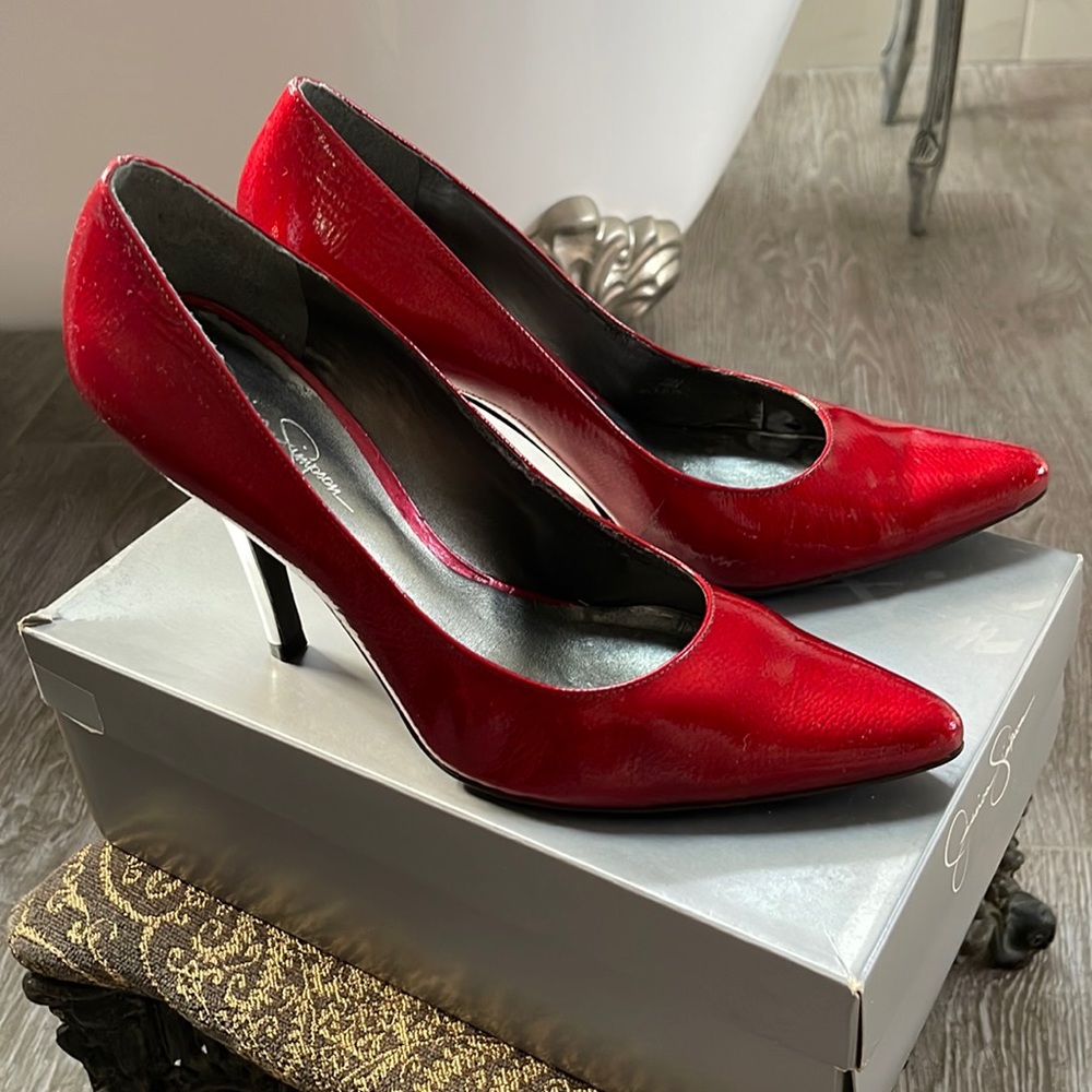 JESSICA SIMPSON  👠 RED WITH SILVER HEELS,SZ 9.5.